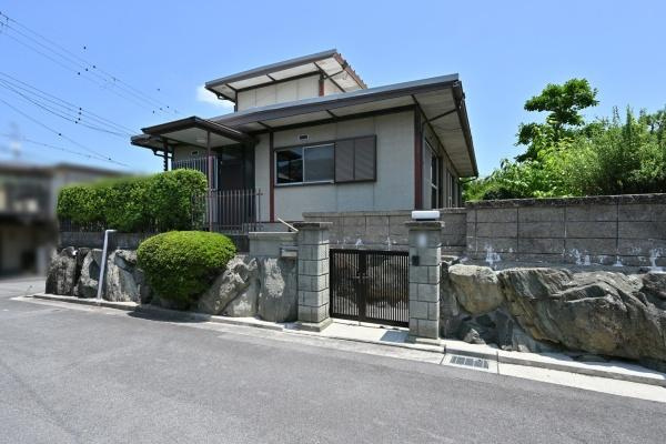 大和郡山市矢田山町　一戸建の外観|■現地撮影写真■敷地面積広々８０坪以上と広々しています！お気軽にお問い合わせください！