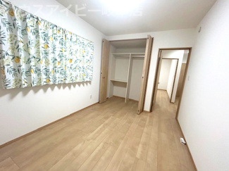 【洋室】 | 大垣市笠木町！築２年の中古住宅！お車並列4台可能！オール電化住宅！ゆとりの広さの5LDK！ | 大垣市笠木町！築２年の中古住宅！お車並列4台可能！オール電化住宅！ゆとりの広さの5LDK！