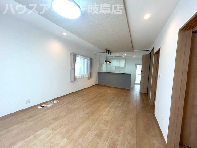 【居間・リビング】の画像