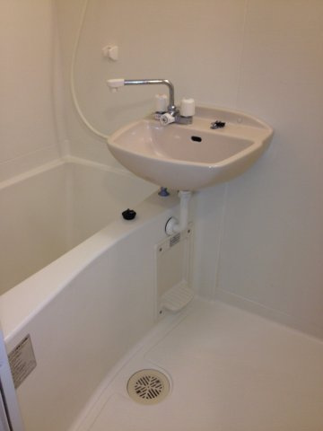 レオパレスくおれの浴室