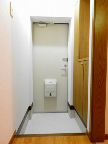 サンパークもりみつＡ棟の玄関|落ち着いた玄関です