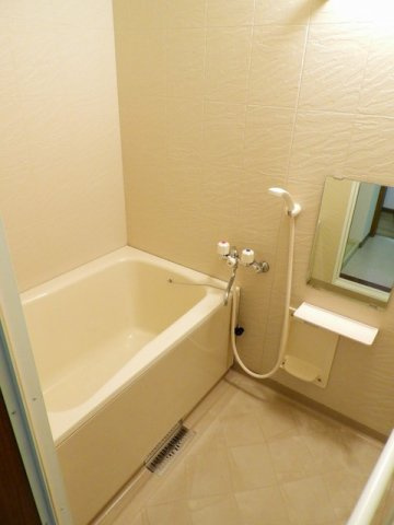 サンパークもりみつＡ棟の浴室|落ち着いた空間のお風呂です