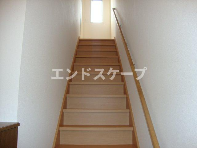 フォレストⅢの内装|階段
高崎、前橋のお部屋探しはエンドスケープまで！お客様の理想お聞かせ下さい♪