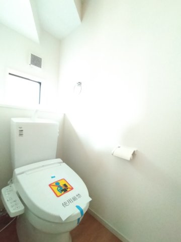 ひたちなか市中根　12期のトイレ|同施工1階トイレ～シンプルで使いやすいトイレです