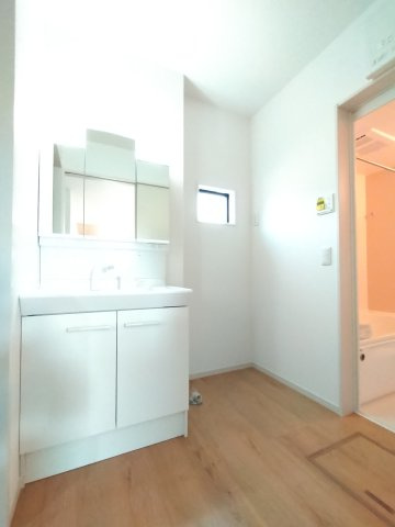 ひたちなか市中根　12期の独立洗面台|同施工どう使いやすい独立洗面台です