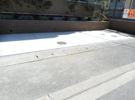 ソラーナの駐車場