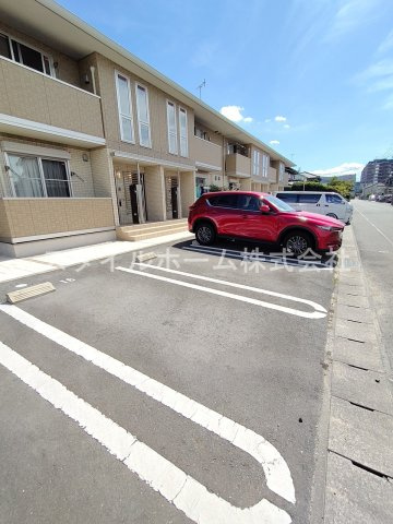 サンハイム野路の駐車場