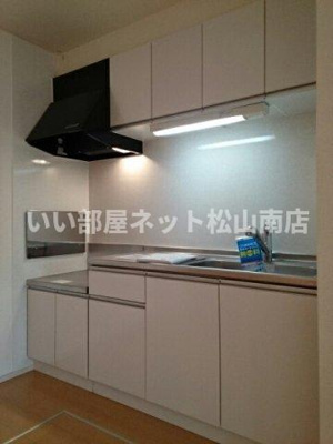 【キッチン】 | ナッツィオーネ・クロス