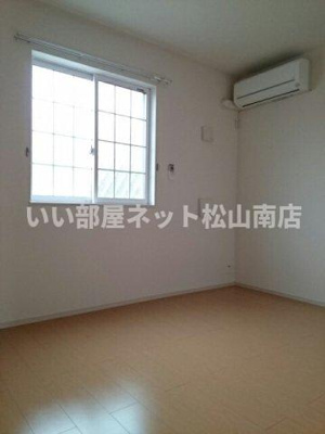 【内装】 | ナッツィオーネ・クロス