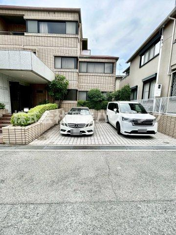 豊中ホームズの駐車場