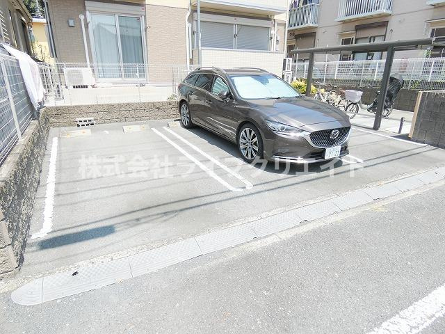 プレヴェールの駐車場