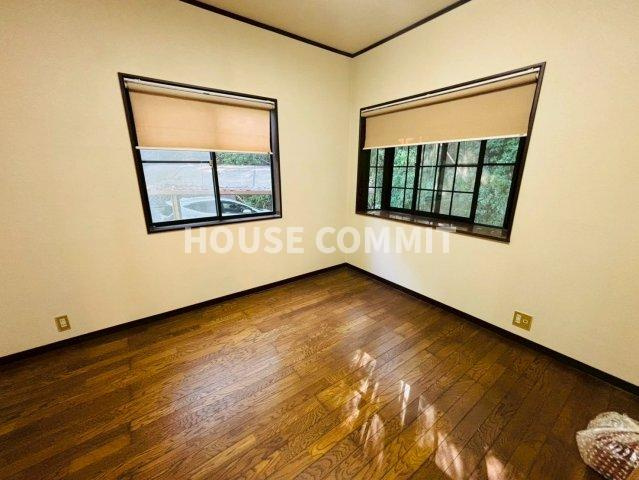 七栄　中古戸建の洋室