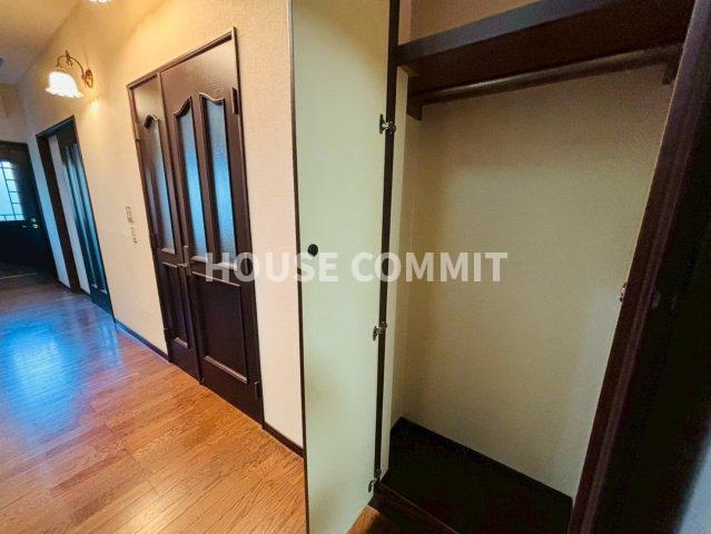 七栄　中古戸建の玄関