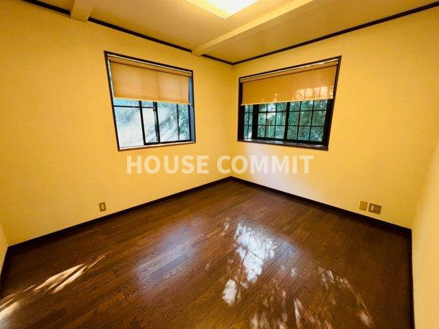 七栄　中古戸建の洋室