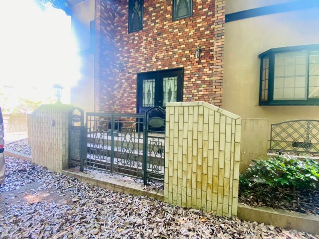 七栄　中古戸建のエントランス