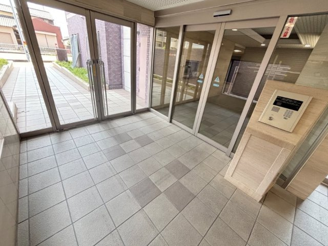  リ・プレゼ高蔵寺のエントランス|毎日通るエントランスはこのようになっています