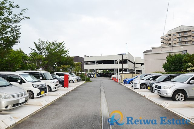 ベルパーク湘南茅ヶ崎 アザレア館の駐車場