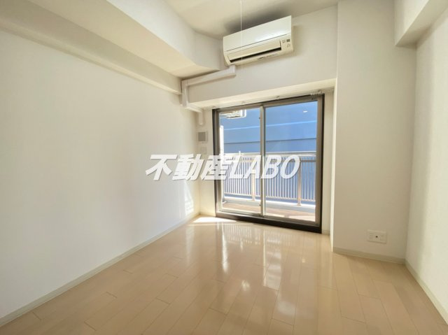 エステムコート難波WEST-SIDEIIIドームシティの居間・リビング