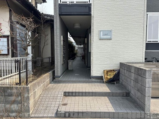 さいたま市桜区大字上大久保の賃貸マンションのエントランス