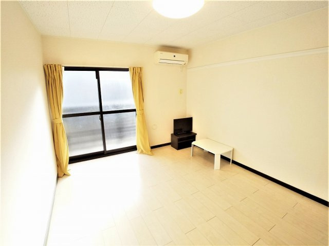 レオネクストブラザーズハイツの居間・リビング|使いやすいリビングです