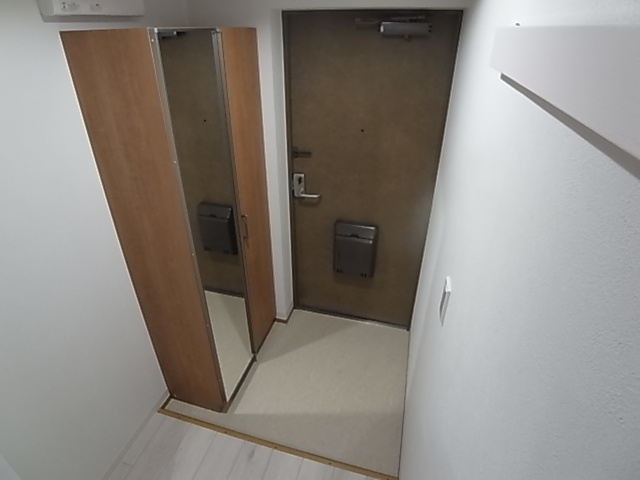 神戸市長田区若松町１１丁目の賃貸マンションの玄関