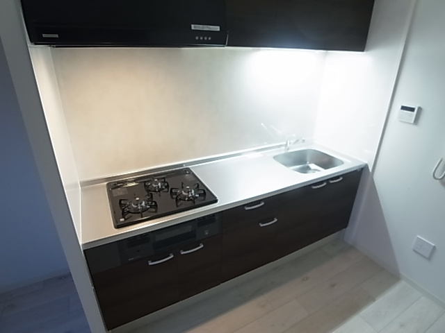 神戸市長田区若松町１１丁目の賃貸マンションのキッチン|システムキッチン（ガス3口）