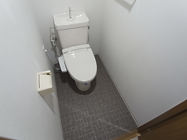 神戸市長田区若松町１１丁目の賃貸マンションのトイレ