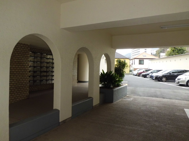 六甲篠原マンションの駐車場