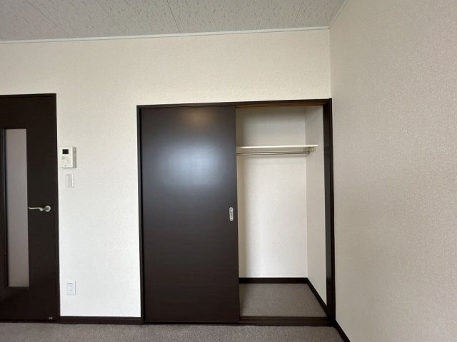 レオネクストしうんの収納|明るい室内です