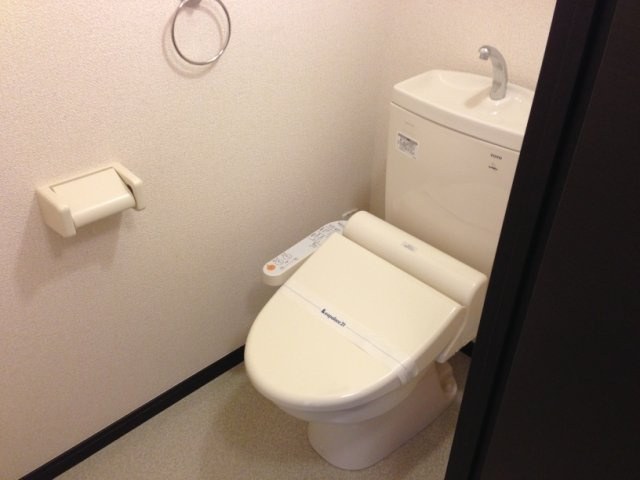 レオネクストシーズ　堀の内のトイレ|バス・トイレ別のセパレートタイプ