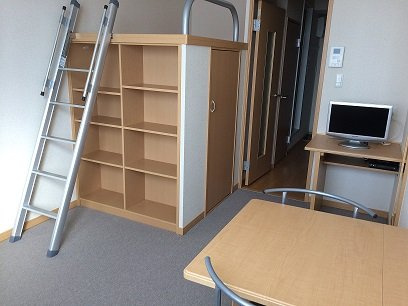 さいたま市桜区大字下大久保の賃貸マンションの寝室|2・3階はカーペットです。