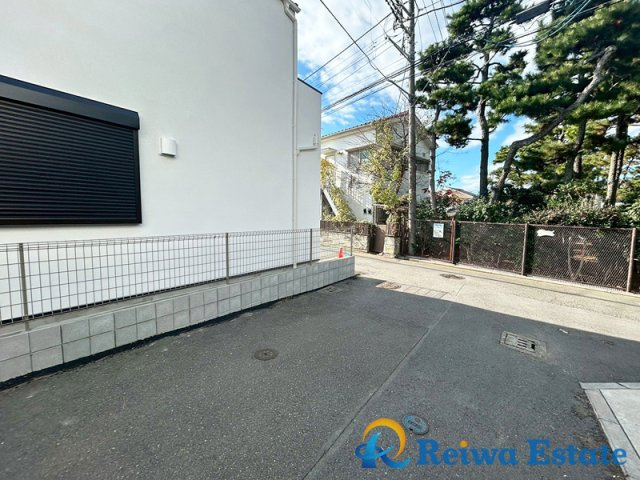 新築戸建　茅ヶ崎市東海岸南4丁目の前面道路含む現地写真