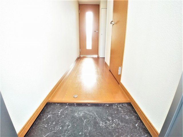 さいたま市中央区上峰１丁目の賃貸マンションの玄関|きれいな玄関です