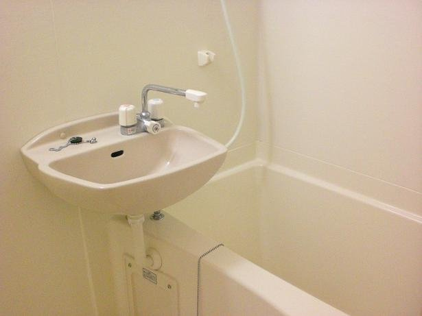 さいたま市桜区大字下大久保の賃貸マンションの浴室|きれいなお風呂です