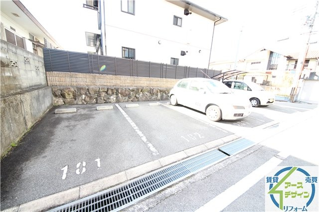 Benedetta高丘の駐車場