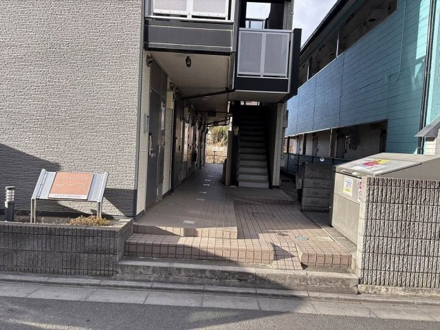 さいたま市桜区大字下大久保の賃貸マンションのエントランス