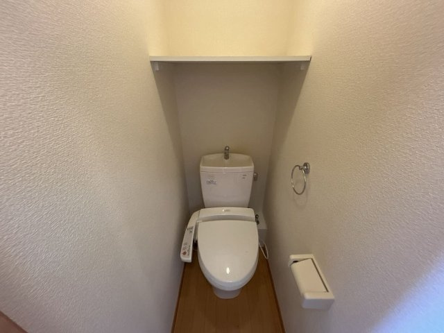 さいたま市桜区大字下大久保の賃貸マンションのトイレ