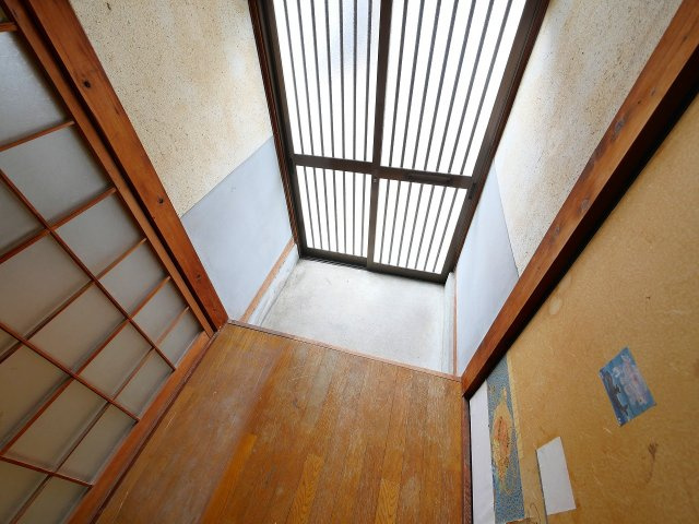 今井貸家の玄関