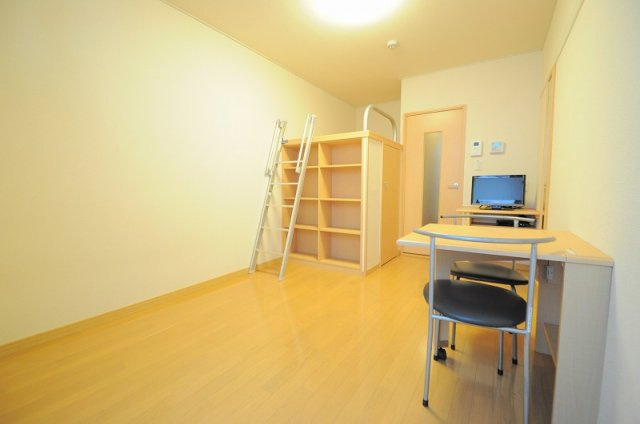 さいたま市桜区大字大久保領家の賃貸マンションの内装|おしゃれなリビングです