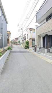 【前面道路含む現地写真】 | 平塚市四之宮3丁目  1号棟 2期