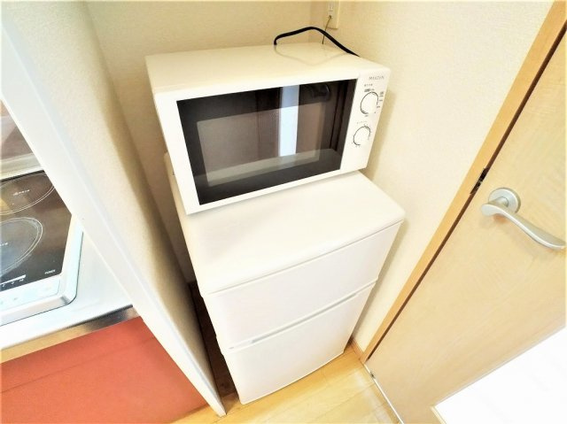 さいたま市緑区大字大谷口の賃貸マンションの設備|レンジと冷蔵庫