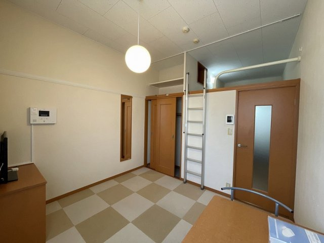 さいたま市緑区原山３丁目のアパートの内装|ゆったりとしたリビングです