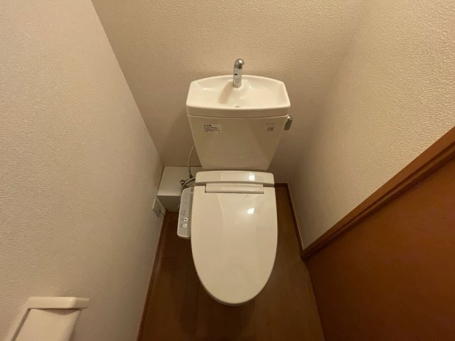 さいたま市緑区原山３丁目のアパートのトイレ