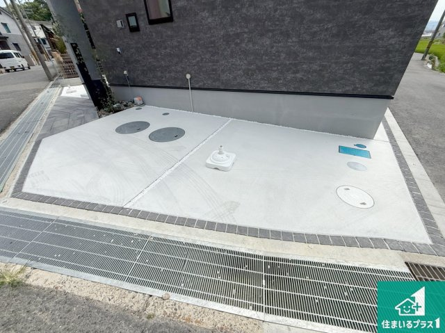 泉佐野市岡本　新築一戸建ての駐車場|駐車スペース！散水栓があるので、こまめに愛車を洗えます！