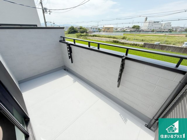 泉佐野市岡本　新築一戸建てのバルコニー|ワイドバルコニーは洗濯物を干すスペースが広いのでご家族が多くても安心！