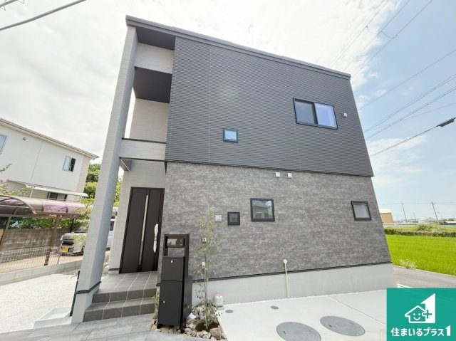 泉佐野市岡本　新築一戸建ての外観|安心の10年保証！外観を美しく保ち、雨水で汚れを落とします！気になることがありましたら、お気軽にお問い合わせください！