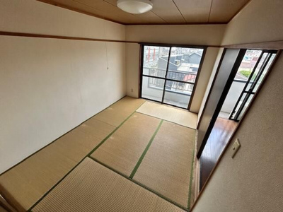 【居間・リビング】 | アメニティ瀬川 | ゆったりとした居間です