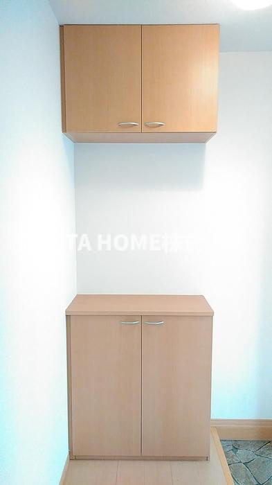 メゾン シュクレの玄関|シューズボックス付き！