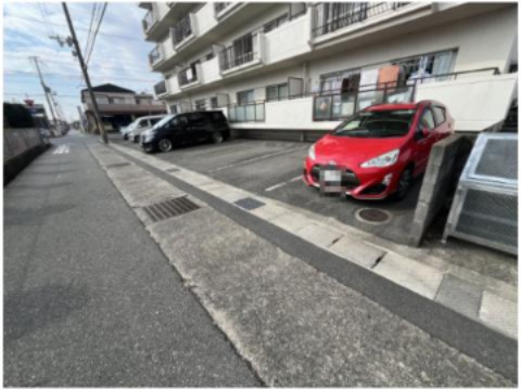 メゾンＭの駐車場