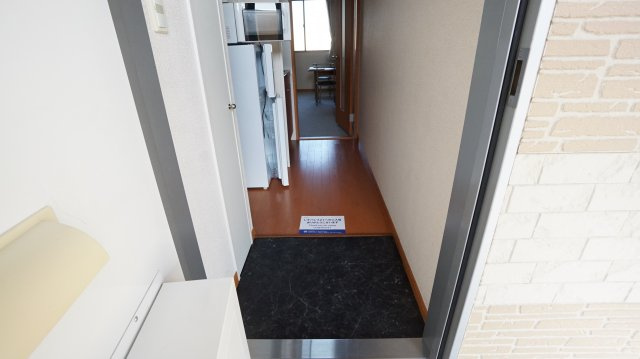 レオパレスエスピナカⅠの玄関